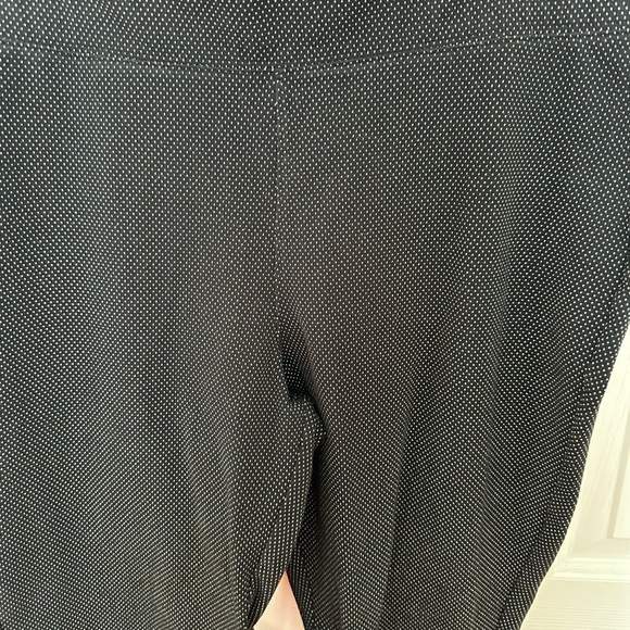 🩷5/$10 Old navy polka dot stretch pants - Picture 4 of 6